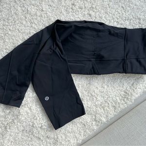 Lululemon size 6 cropped black leggings with pockets